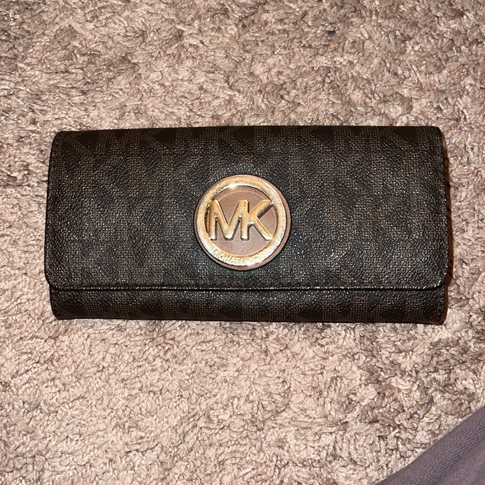 Brown leather logo michael kors wallet